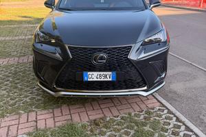 Lexus NX 300h F-sport 4WD + cerchi e gomme in più