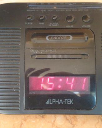 Radiosveglia vintage della Alpha Tek