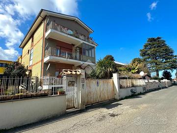 4 LOCALI A SAN CESAREO