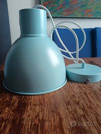 Lampada per il soffitto azzurra 