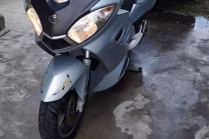 malaguti spaidermax GT 500