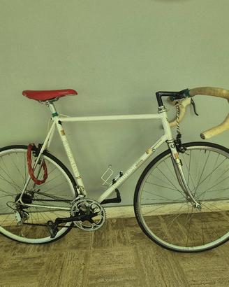 Bici  da corsa con telaio Cinelli