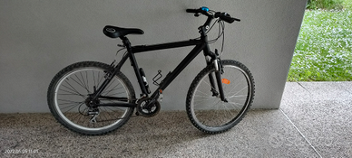 Bici mtb con telaio in alluminio