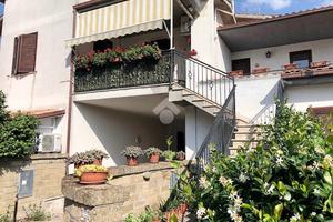 VILLA A SCHIERA A VALENTANO