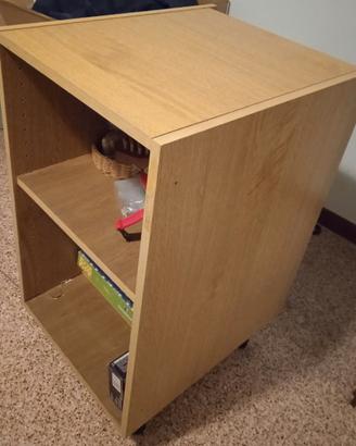 Mobiletto libreria in legno con piedini