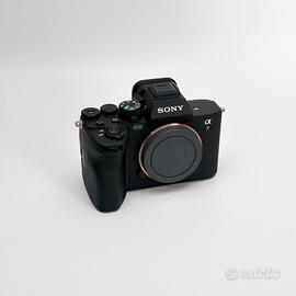 Sony Alpha 7 IV – Kit completo pronto all’uso