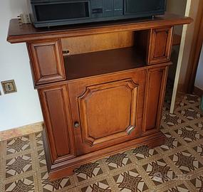 ARREDAMENTO: € 300 completo € 30/50 singolo pezzo