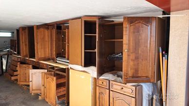 cucina rovere massiccio ripiano in marmo