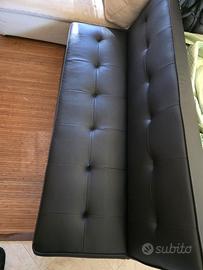 Due divani in simil pelle