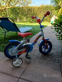 bicicletta con rotelle