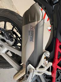 Scarico completo akrapovic