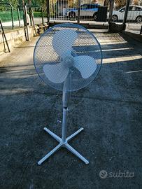 Ventilatore a piantana oscillante e regolabile