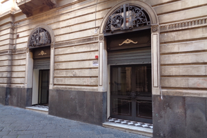 Bottega di mq 100 e retro di mq 100 (divisibili)