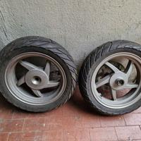 cerchi con disco  SYM con gomme 120/70 r12 e 110/7