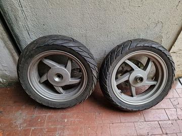 cerchi con disco  SYM con gomme 120/70 r12 e 110/7