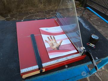 Tagliacarta a ghigliottina