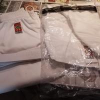 KARATE : KIMONO E PROTEZIONI 