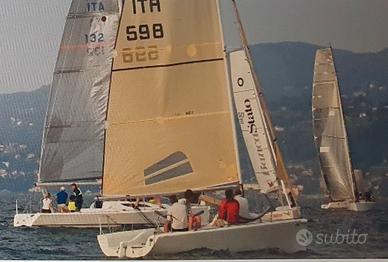 Barca a vela da regata