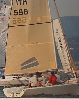 Barca a vela da regata