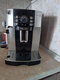 Macchina caffè DeLonghi automatica 
