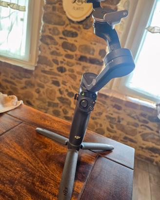 Dji Osmo Mobile 6 stabilizzatore treppiede manico