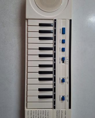 tastiera musicale elettronica 