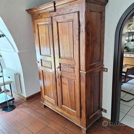 Armadio del '700 lombardo 