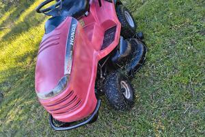 trattorino tagliaerba Honda 