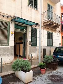 N° 2 stanze con bagno privato - Piazza Camporeale