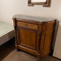 Credenza antica in legno con piano in marmo