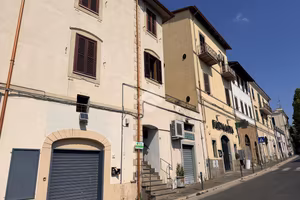 4 LOCALI A CAVE