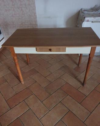 Tavolo da cucina 
