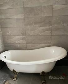 VASCA DA BAGNO CON PIEDINI