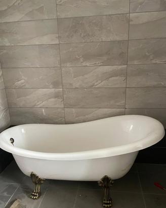 VASCA DA BAGNO CON PIEDINI