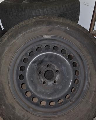 Gomme invernali Good Year 215 65 16 98h