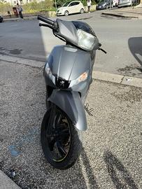 Tweet gt 125 1600
