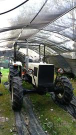Trattore agricolo