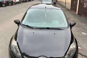 Ford Fiesta 1.2 Ikon 2011 adatta a Neopatentati