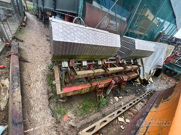 Sarchiatrice kongskide  con spandiconcime