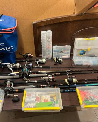 In blocco materiale pesca mare canne e accessori