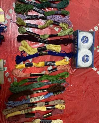 Set matasse di filo / e gomitoli di cotone NUOVI