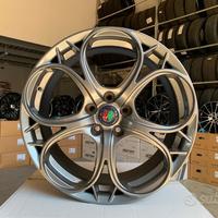 Cerchi Alfa Romeo raggio 18 NUOVI cod.92378