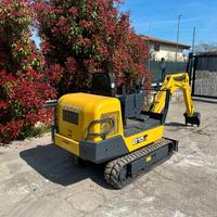 E173 Miniescavatore 15 q Yanmar B15