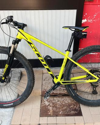 Scott Scale 940