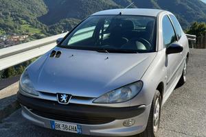 Peugeout 206
