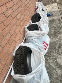 Bridgestone  215/60/17 100v invernali