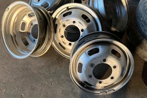 Furgone Iveco Daily - 6 cerchi