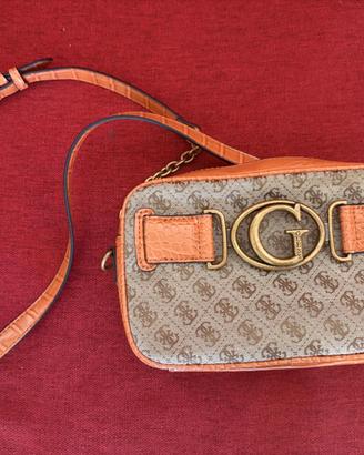 borsetta della Guess nuova usata una sola volta