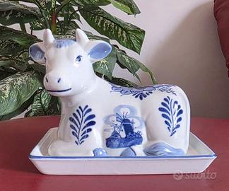 Burriera in porcellana Delft a forma di mucca