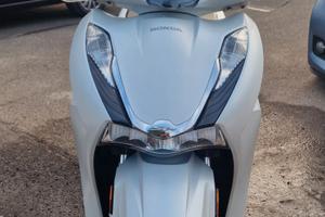 Honda sh 350